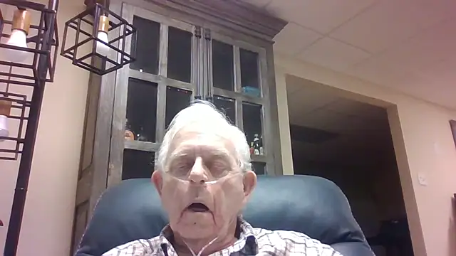 Snapshot of bootlegmanz chatting on February 18, 2026, 6:04 pm bootlegmanz online show from February 18, 2026, 6:04 pm