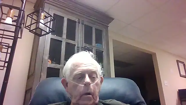 Snapshot of bootlegmanz chatting on February 25, 2026, 6:17 pm bootlegmanz online show from February 25, 2026, 6:17 pm