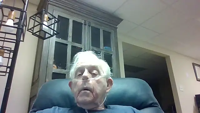 Snapshot of bootlegmanz chatting on March 1, 2026, 8:11 pm bootlegmanz online show from March 1, 2026, 8:11 pm