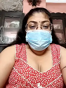 Snapshot of LAVERNIYA_ chatting on December 24, 2024, 7:11 pm LAVERNIYA  online show from December 24, 2024, 7:11 pm