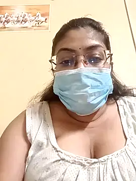 Snapshot of LAVERNIYA_ chatting on December 29, 2024, 2:42 pm LAVERNIYA  online show from December 29, 2024, 2:42 pm