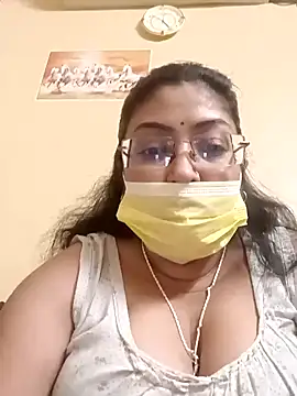 Snapshot of LAVERNIYA_ chatting on January 17, 2025, 11:27 am LAVERNIYA  online show from January 17, 2025, 11:27 am