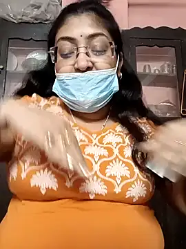 Snapshot of LAVERNIYA_ chatting on January 23, 2025, 1:24 pm LAVERNIYA  online show from January 23, 2025, 1:24 pm