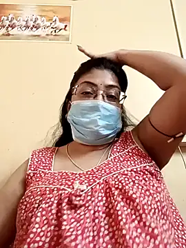 Snapshot of LAVERNIYA_ chatting on February 9, 2025, 6:01 am LAVERNIYA  online show from February 9, 2025, 6:01 am