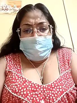 Snapshot of LAVERNIYA_ chatting on March 9, 2025, 12:31 pm LAVERNIYA  online show from March 9, 2025, 12:31 pm