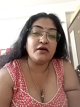 Snapshot of LAVERNIYA_ chatting on September 24, 2025, 12:30 pm LAVERNIYA  online show from September 24, 2025, 12:30 pm