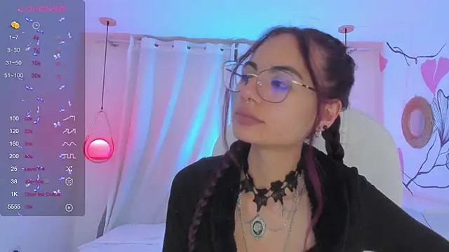 Snapshot of sophiecherry_ chatting on December 23, 2024, 10:33 pm sophiecherry  online show from December 23, 2024, 10:33 pm