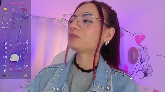 Snapshot of sophiecherry_ chatting on January 7, 2025, 9:25 pm sophiecherry  online show from January 7, 2025, 9:25 pm