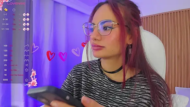 Snapshot of sophiecherry_ chatting on February 17, 2025, 7:37 am sophiecherry  online show from February 17, 2025, 7:37 am