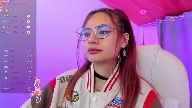 Snapshot of sophiecherry_ chatting on March 14, 2025, 12:51 pm sophiecherry  online show from March 14, 2025, 12:51 pm