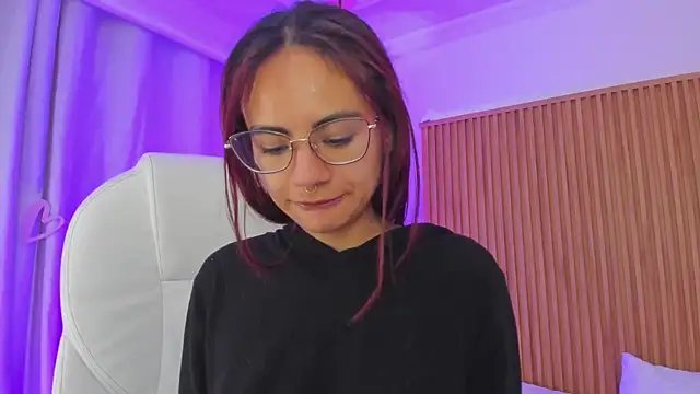 Snapshot of sophiecherry_ chatting on March 15, 2025, 9:19 am sophiecherry  online show from March 15, 2025, 9:19 am