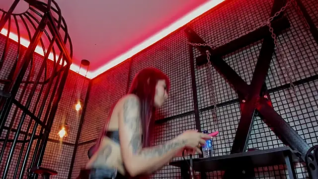 NAILAHARD online show from October 15, 2025, 2:28 pm