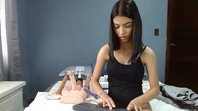 Snapshot of LiaOrtiz69 chatting on December 10, 2024, 7:32 pm LiaOrtiz69 online show from December 10, 2024, 7:32 pm