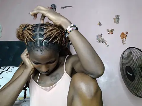 TrishaKalid online show from March 17, 2025, 7:58 pm