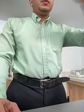 Juanes432 online show from February 17, 2026, 7:31 pm