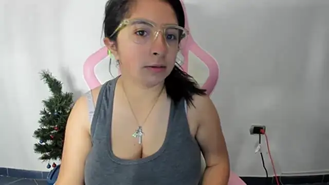 Snapshot of _Angelinaandrade_ chatting on December 4, 2024, 11:08 am  Angelinaandrade  online show from December 4, 2024, 11:08 am