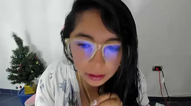 Snapshot of _Angelinaandrade_ chatting on January 6, 2025, 2:25 pm  Angelinaandrade  online show from January 6, 2025, 2:25 pm