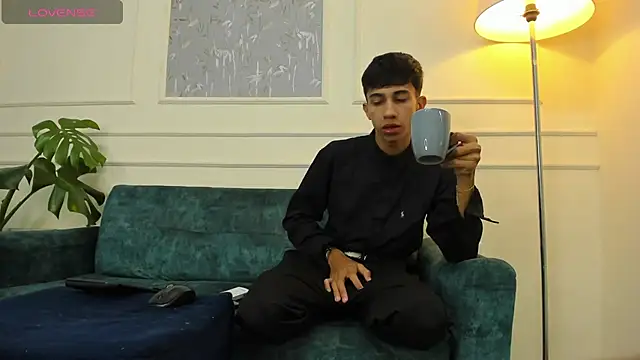 Snapshot of Lucian_Davi chatting on January 30, 2025, 12:59 pm Lucian Davi online show from January 30, 2025, 12:59 pm