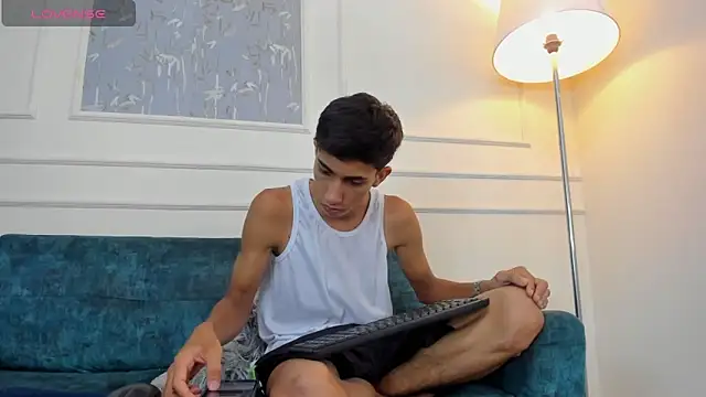 Snapshot of Lucian_Davi chatting on September 27, 2025, 3:55 am Lucian Davi online show from September 27, 2025, 3:55 am