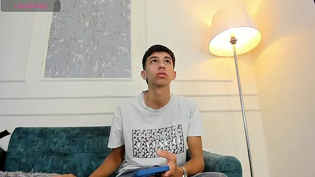 Snapshot of Lucian_Davi chatting on October 6, 2025, 12:13 pm Lucian Davi online show from October 6, 2025, 12:13 pm