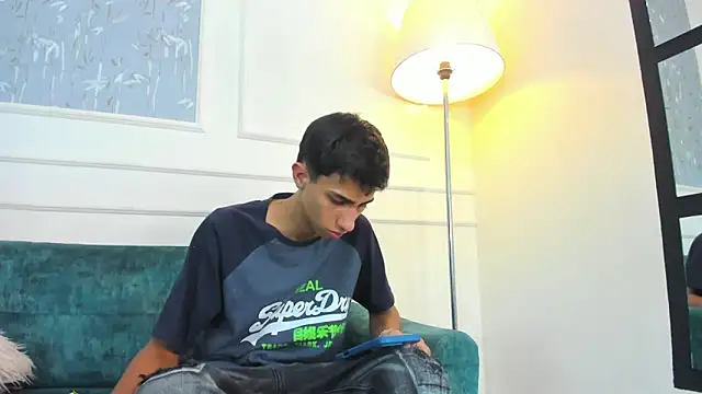 Snapshot of Lucian_Davi chatting on October 14, 2025, 4:19 pm Lucian Davi online show from October 14, 2025, 4:19 pm