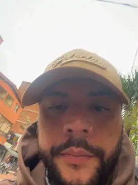 yeikoe1 online show from September 30, 2025, 9:42 pm