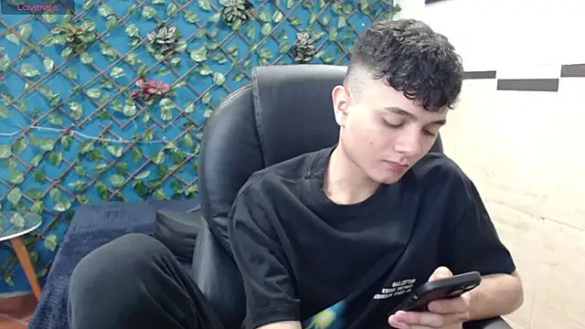 Waturox online show from January 24, 2025, 7:07 pm