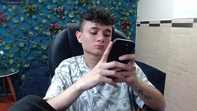 Waturox online show from February 3, 2025, 7:31 pm