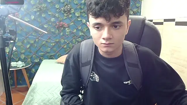 Waturox online show from February 15, 2025, 1:21 am