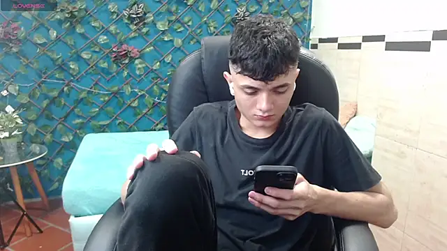 Waturox online show from March 8, 2025, 6:58 pm