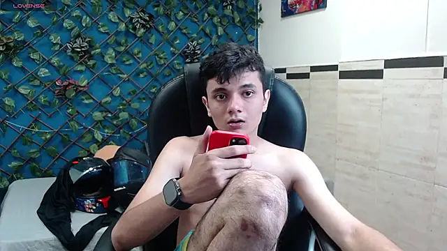 Waturox online show from October 6, 2025, 7:44 pm