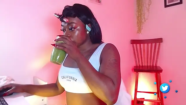 MiaKnox online show from March 4, 2025, 9:07 am