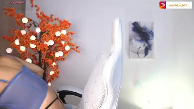 Snapshot of VictoriaHiill chatting on October 21, 2025, 5:24 pm VictoriaHiill online show from October 21, 2025, 5:24 pm