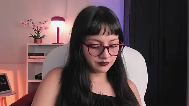 nahiapaws online show from April 2, 2026, 11:13 pm