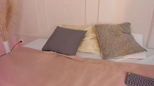 Mariapettit online show from April 11, 2026, 1:37 pm