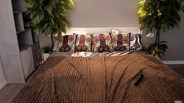 PamelaXX  online show from November 16, 2025, 10:48 pm