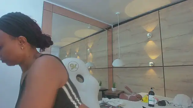 martina touss online show from January 14, 2026, 12:55 pm