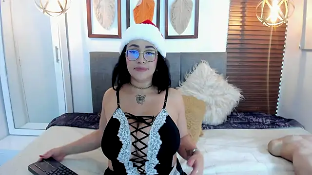 Scarleth swann online show from December 19, 2025, 12:12 pm