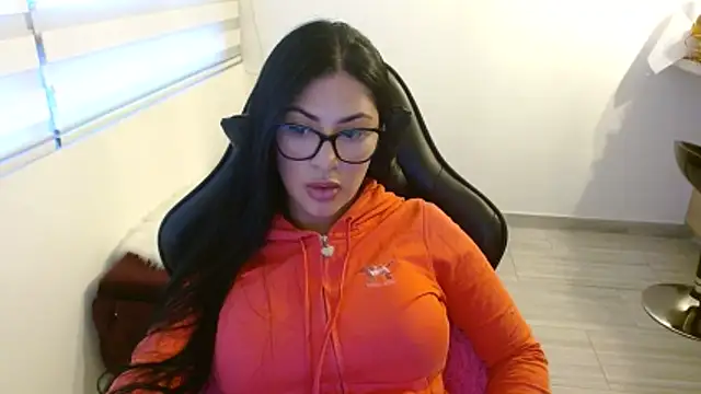 Charlotte cute18 online show from April 12, 2026, 11:10 pm