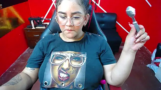 Snapshot of loly_bigbooty4u chatting on December 14, 2025, 8:24 pm loly bigbooty4u online show from December 14, 2025, 8:24 pm