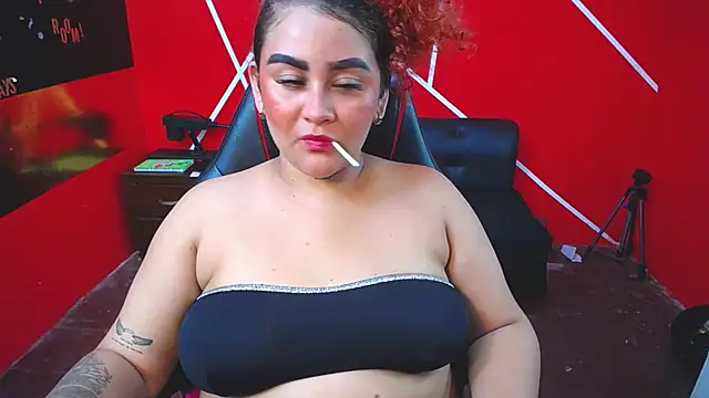 Snapshot of loly_bigbooty4u chatting on February 12, 2026, 7:25 am loly bigbooty4u online show from February 12, 2026, 7:25 am