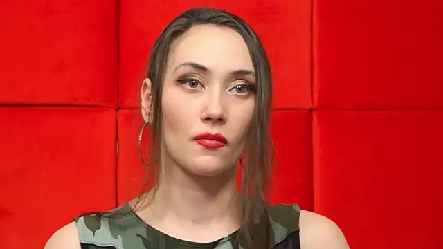 Snapshot of AliceMunro chatting on February 1, 2025, 11:16 pm AliceMunro online show from February 1, 2025, 11:16 pm