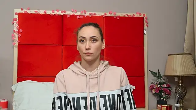 Snapshot of AliceMunro chatting on March 5, 2025, 8:53 pm AliceMunro online show from March 5, 2025, 8:53 pm