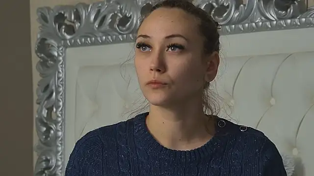 Snapshot of AliceMunro chatting on October 31, 2025, 8:32 pm AliceMunro online show from October 31, 2025, 8:32 pm