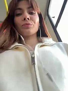 Snapshot of Accole chatting on November 14, 2025, 8:02 am Accole online show from November 14, 2025, 8:02 am