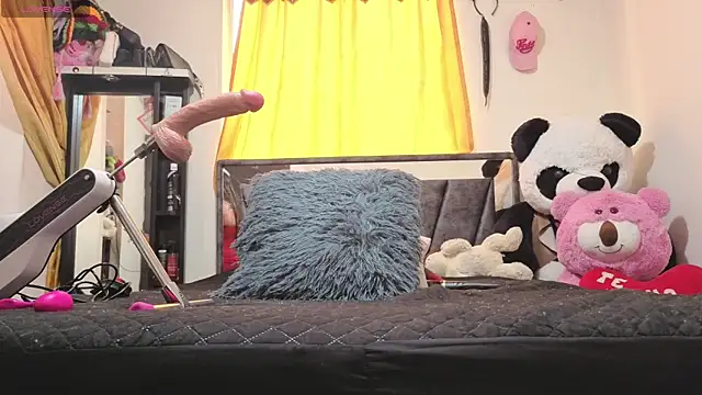 Hotsamantamature online show from October 8, 2025, 8:39 pm