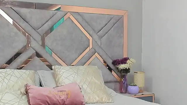 Victoriabecker online show from January 22, 2025, 8:49 pm