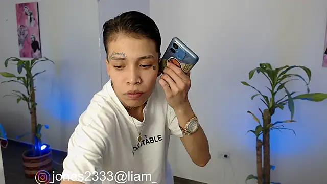 Jonesliam23 online show from January 11, 2025, 8:32 pm