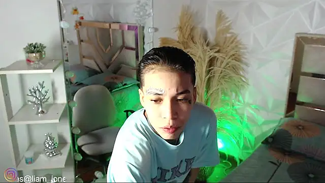 Jonesliam23 online show from January 5, 2026, 7:39 pm