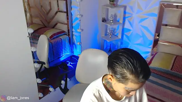 Jonesliam23 online show from April 8, 2026, 7:25 pm